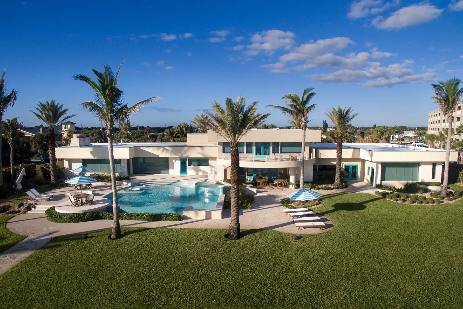Free-form-infinity-edge-pool-in-New-Smyrna-Beach.jpg