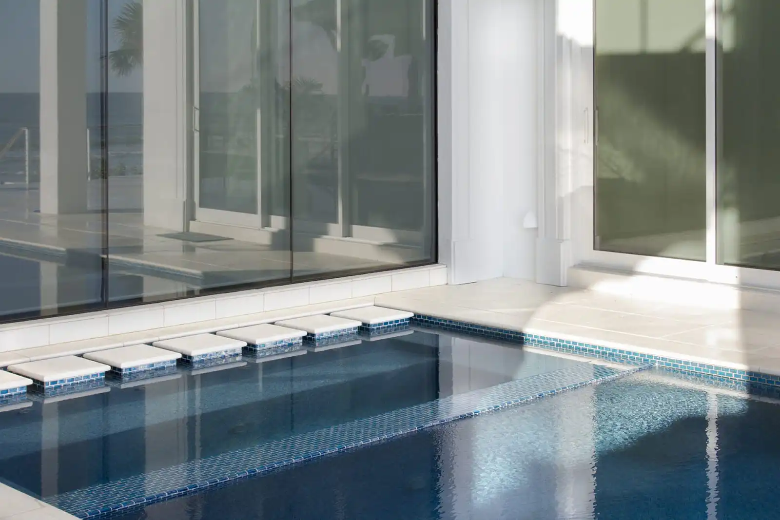 Spa-area-of-pool.jpg