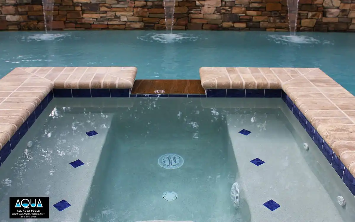 Spa-built-into-modern-pool.jpg