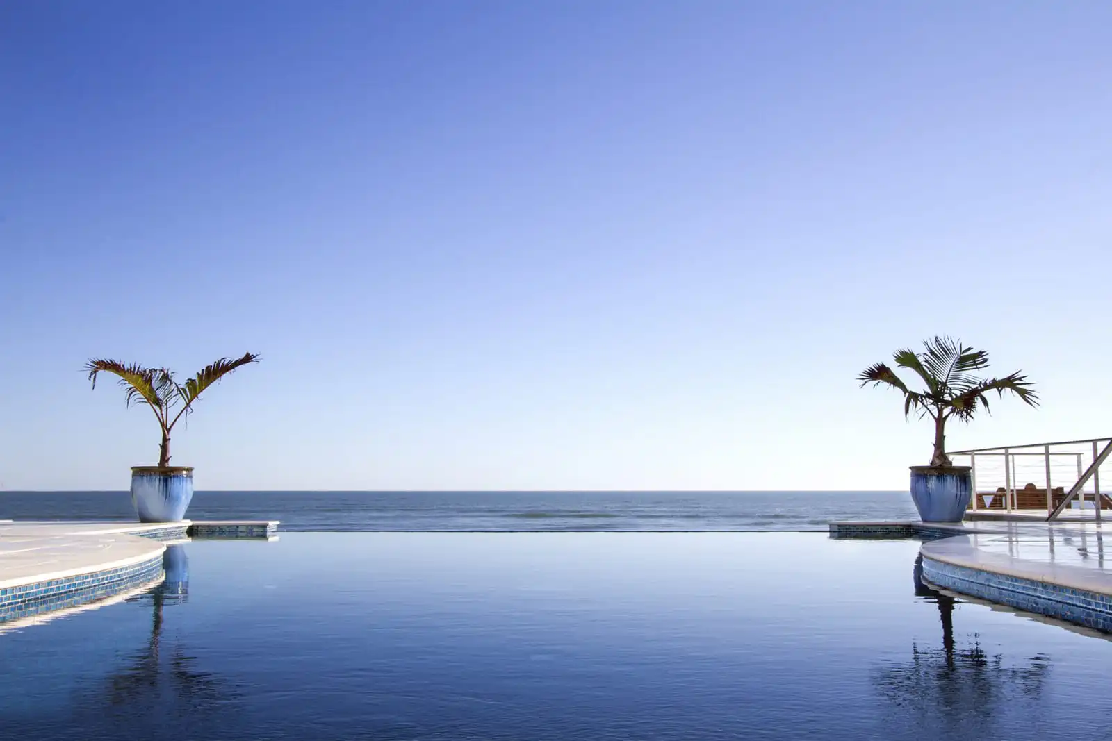 View-from-inside-pool-of-infinity-edge-and-Atlantic-Ocean.jpg