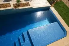 thumbs_Modern-pool-with-planters-and-sun-deck.jpg